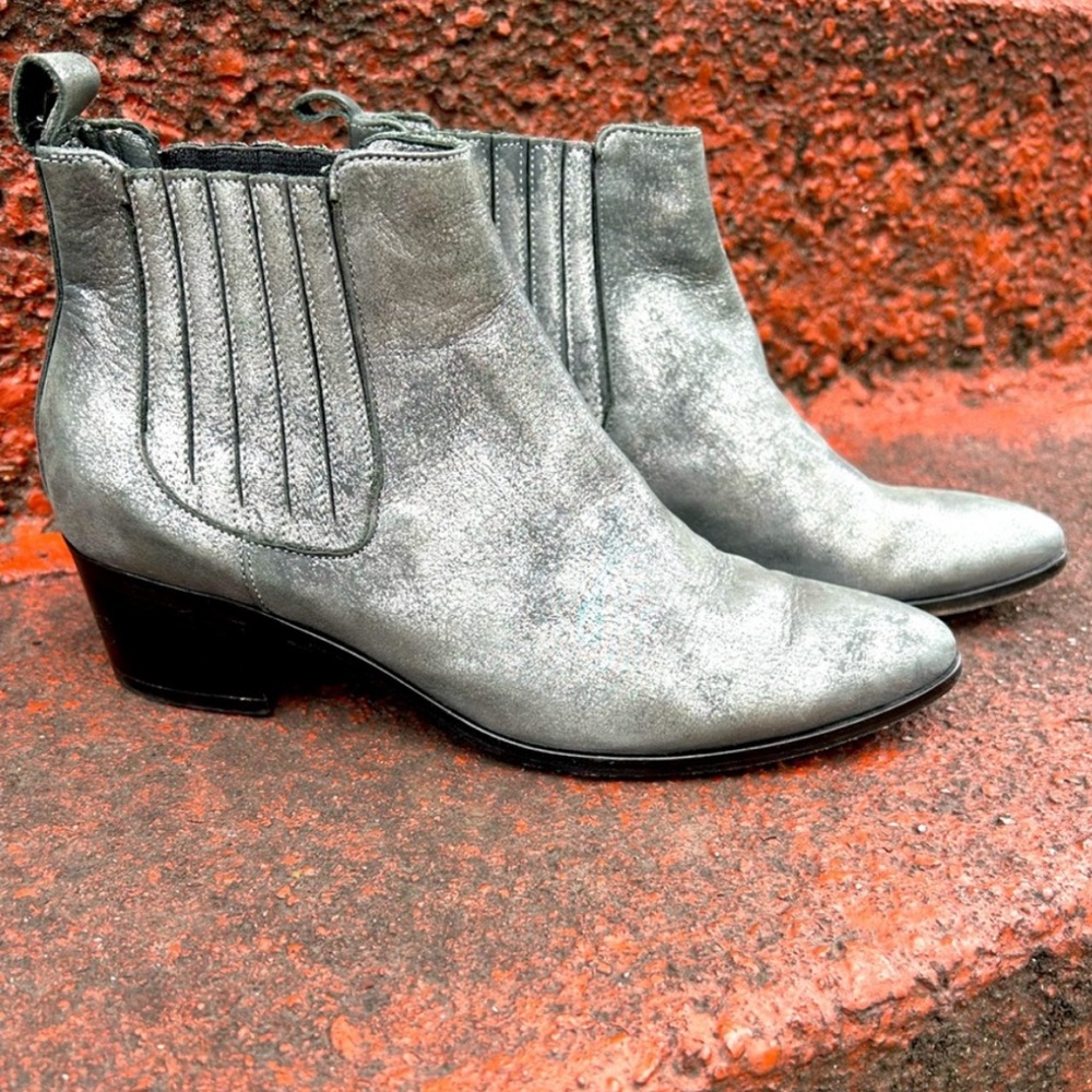 Modern Vice Genuine Leather Silver Boot Women’s Size 6